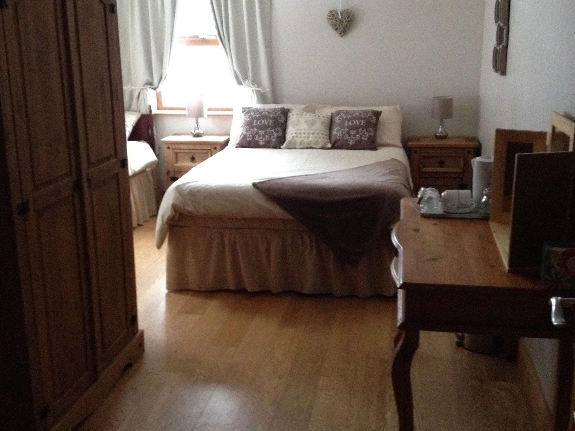 Glenn Eireann House Bed and Breakfast Cushendall Exteriör bild