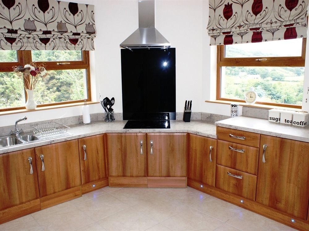 Glenn Eireann House Bed and Breakfast Cushendall Exteriör bild