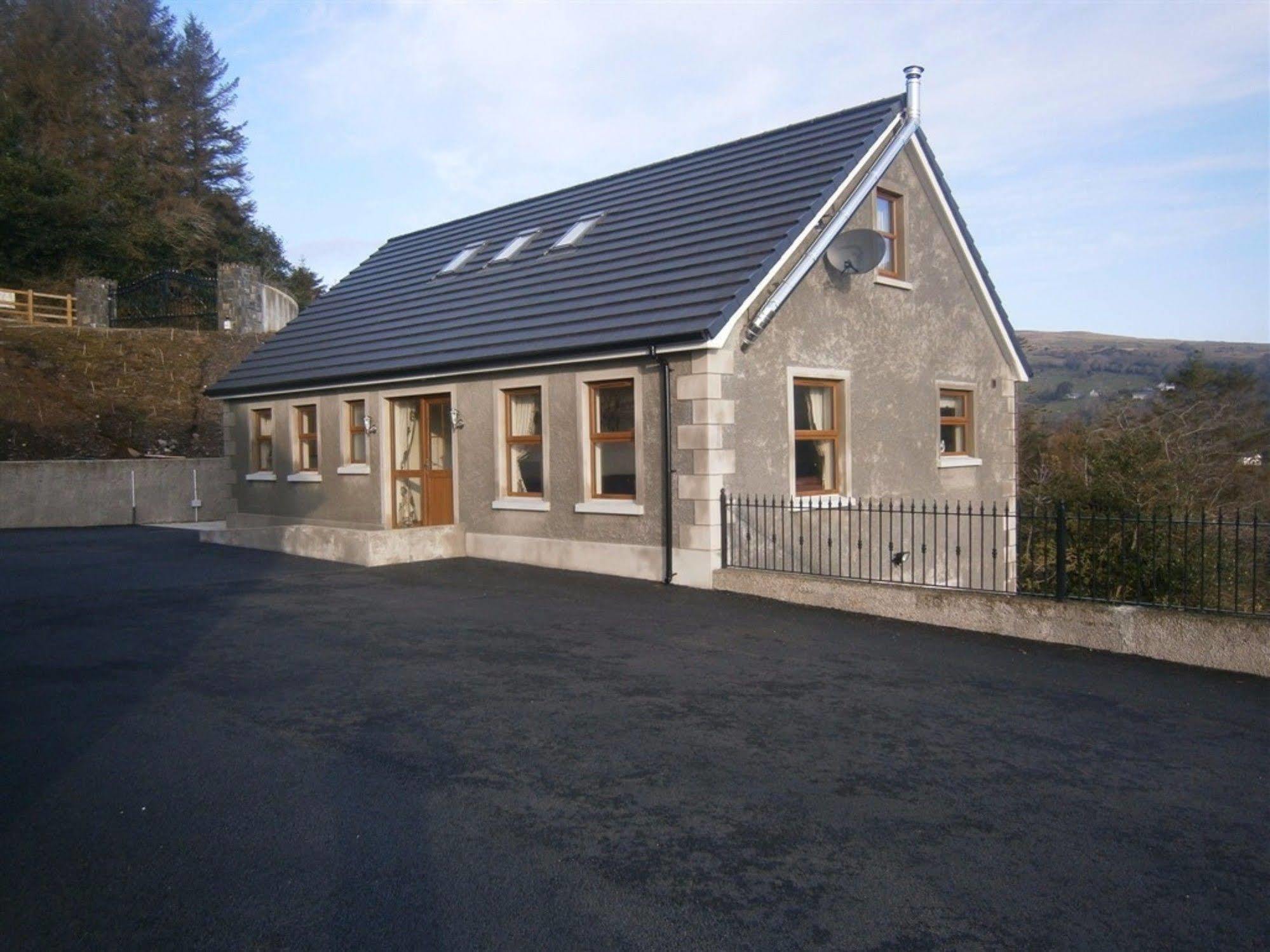 Glenn Eireann House Bed and Breakfast Cushendall Exteriör bild